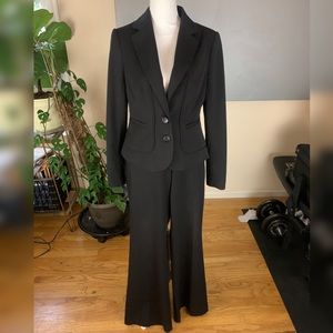 THE LIMITED Studio 400 two-piece pant suit